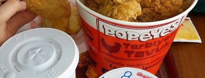 Popeyes Louisiana Kitchen is one of Lugares favoritos de Simge.