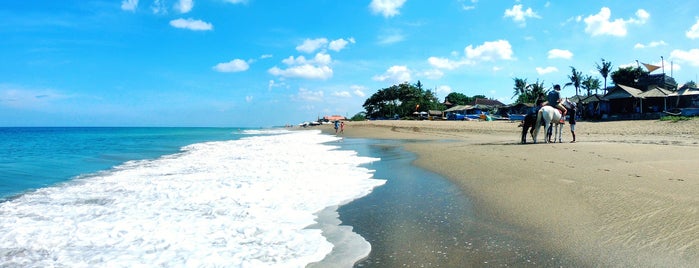 Pantai Batu Bolong is one of Tempat yang Disukai Hanna.