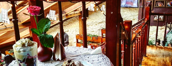 Lviv Schokoladenmanufaktur is one of Orte, die Hanna gefallen.