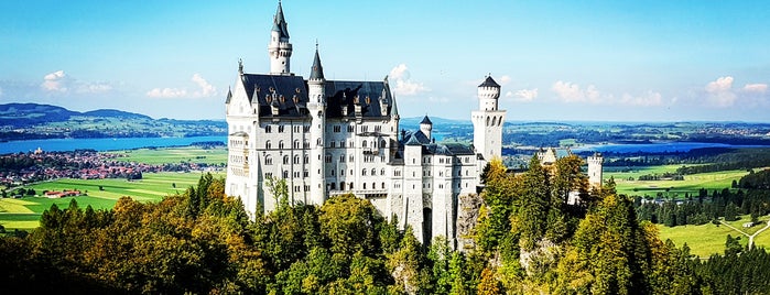 Château Neuschwanstein is one of Oktoberfest.