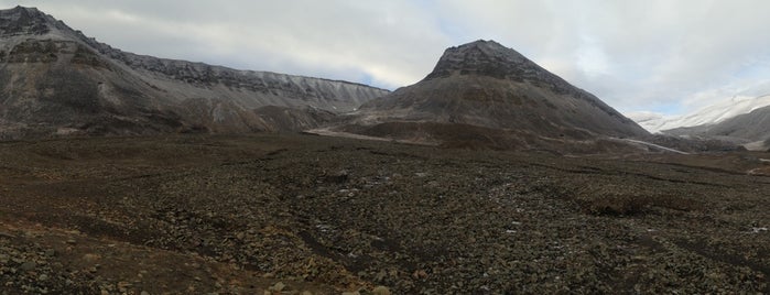 Longyearbyen glacier is one of Lugares favoritos de Diana.