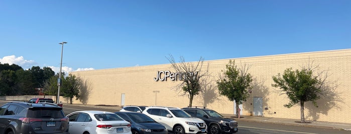 JCPenney is one of Must-visit Department Stores in Trumbull.