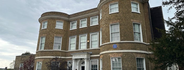 William Morris Gallery is one of London date places.