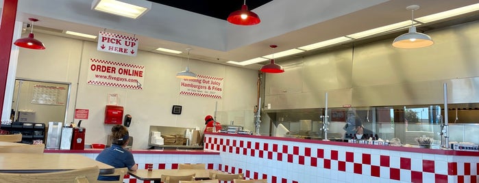 Five Guys is one of Guide to Papillion's best spots.