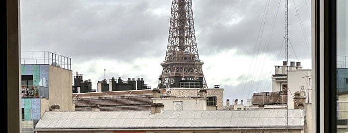 ibis Paris Tour Eiffel Cambronne 15ème is one of Mejor hotel, imposible..