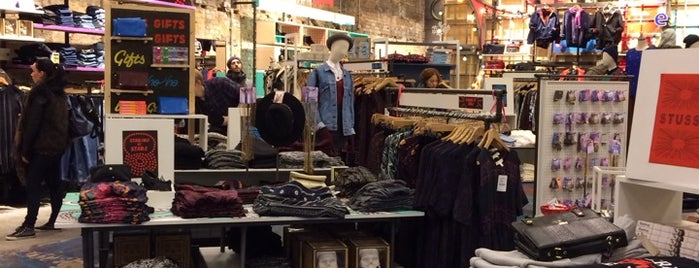 Urban Outfitters is one of to-do @ london.