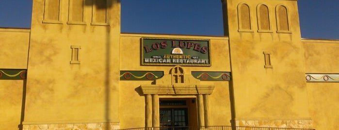 Los Lupes is one of Locais curtidos por Juan Camilo.