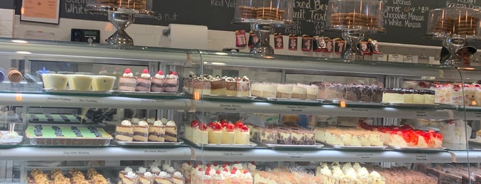 Martha's Country Bakery is one of Lieux qui ont plu à Karen.