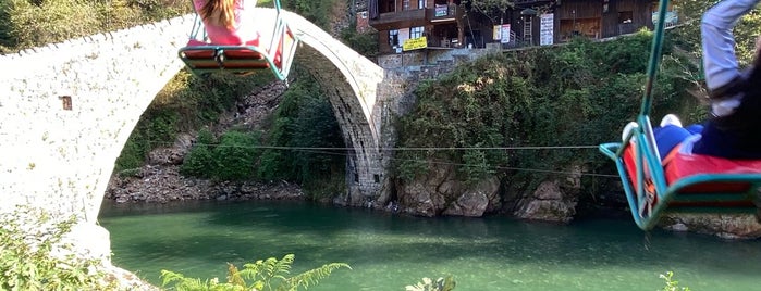 Osmanlı Taş Köprüsü Rize is one of Doğu Karadeniz'deki Tarihi Köprüler.
