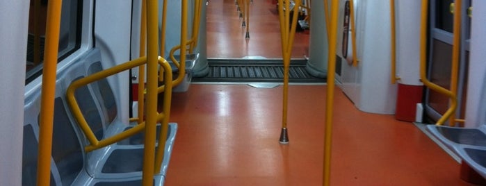 Metro La Fortuna is one of Paradas de Metro en Madrid.
