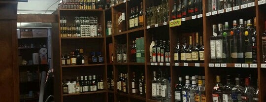 MJK Wine & Liquors is one of Matthewさんのお気に入りスポット.