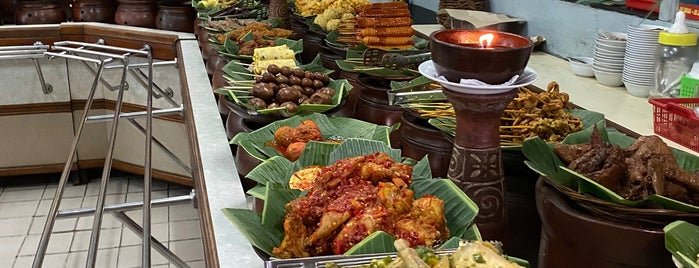 Warung Nasi AMPERA is one of Wisata Kuliner -nusantara.