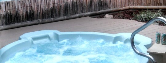 Oasis Hot Tub Gardens is one of Robertさんのお気に入りスポット.