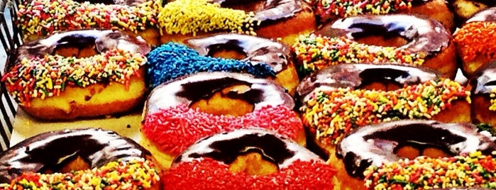 Peter Pan Donut & Pastry Shop is one of Brooklyn ToDo.
