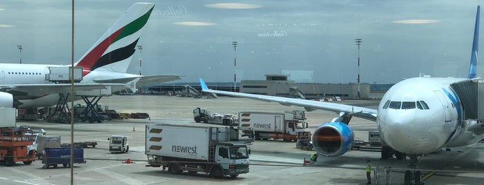 Aéroport de Paris - Charles de Gaulle ( CDG ) is one of Tempat yang Disukai Pınar.