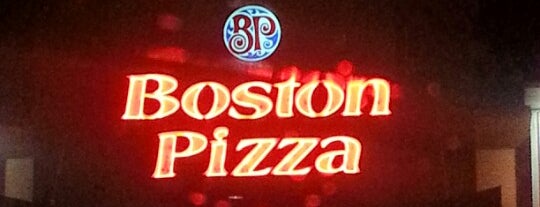 Boston Pizza is one of Robbyn : понравившиеся места.