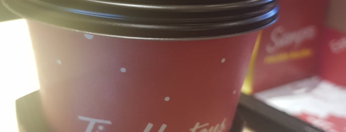 Tim Hortons is one of Ismaelさんのお気に入りスポット.