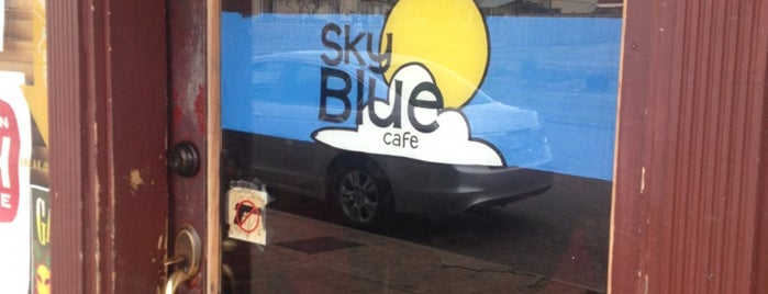 Sky Blue Cafe is one of Tempat yang Disukai Jean-Philip.