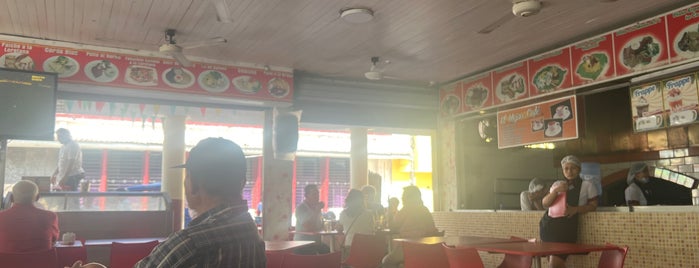 Ari's Burger is one of Iquitos ya vuelta !!!.