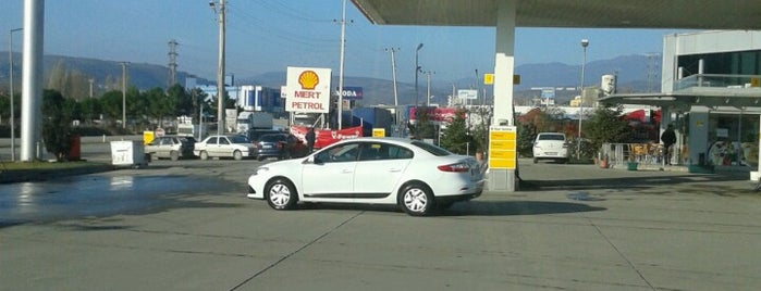 Shell Hakan Petrol is one of สถานที่ที่ Aykut ถูกใจ.