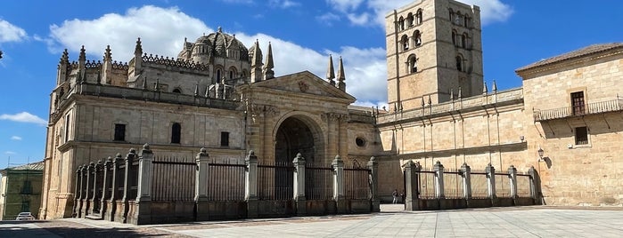 Catedral de Zamora is one of catedrales.
