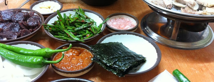 설봉돼지국밥 is one of 밀양 맛집.