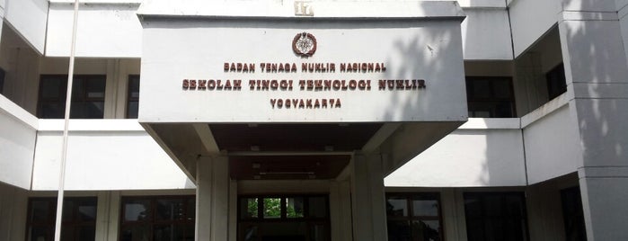 Sekolah Tinggi Teknologi Nuklir (STTN-BATAN) is one of Perguruan Tinggi Kedinasan.