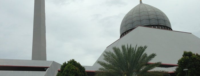 Masjid Daerah Sandakan is one of Visit Malaysia 2014: Islamic Tourism (Mosque).