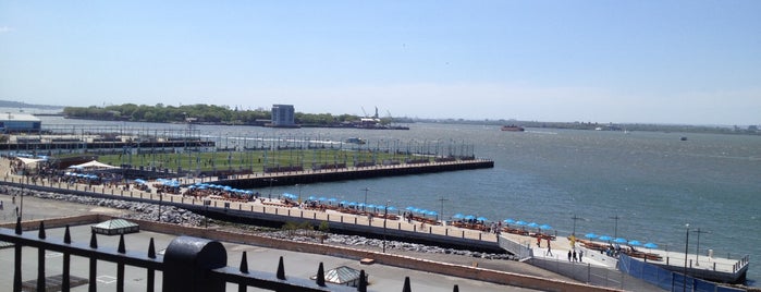Brooklyn Heights Promenade Garden 2 is one of Manhattan views from Brooklyn.