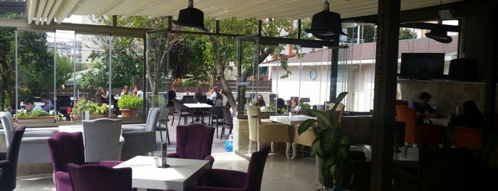 SF Cafe & Gusto is one of İsmail'in Kaydettiği Mekanlar.