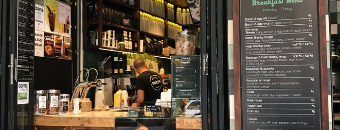 Batch Sandwich & Espresso Bar is one of สถานที่ที่ Martin ถูกใจ.