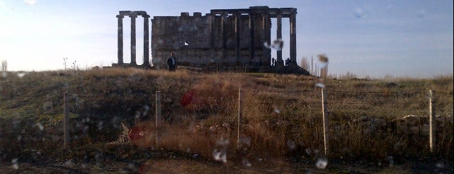 Zeus Tapınağı is one of Tarih/Kültür (Ege).
