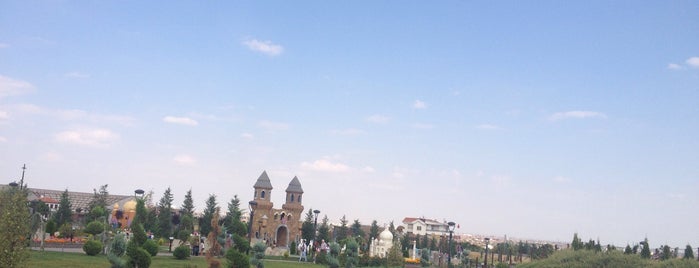 80 Binde Devr-i Alem Parkı is one of Konya.
