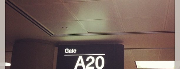 Gate A20 is one of สถานที่ที่ Tammy ถูกใจ.