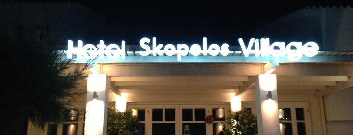 Skopelos Village Hotel is one of สถานที่ที่ Ayşe ถูกใจ.