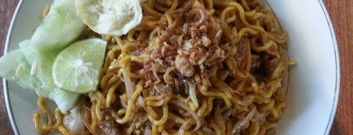 Mie Aceh Woyla is one of Solong cofee meja 87.