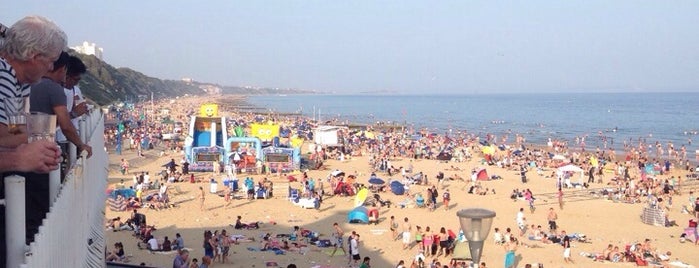 Bournemouth Beach is one of Locais salvos de Amer.