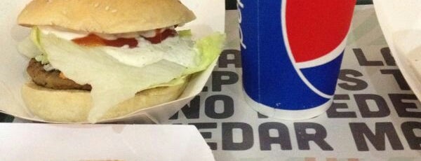 Chipi's Burger is one of Lugares favoritos para comer en Caracas.