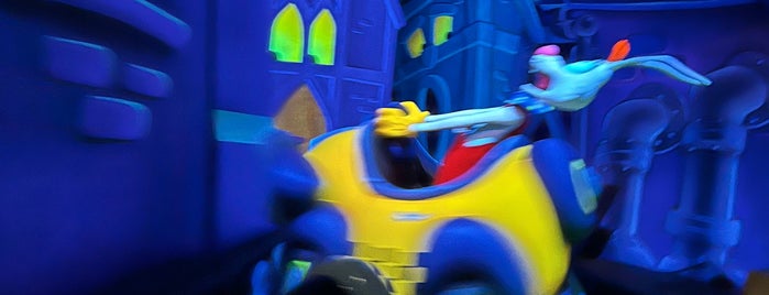 Roger Rabbit's Car Toon Spin is one of Tempat yang Disukai Michelle.