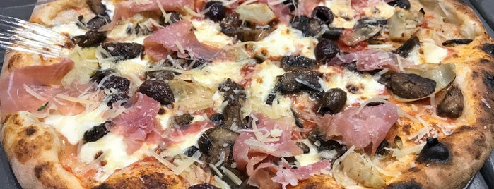 BellaTrino Neapolitan Pizzeria & Cucina is one of Tempat yang Disimpan Jacob.