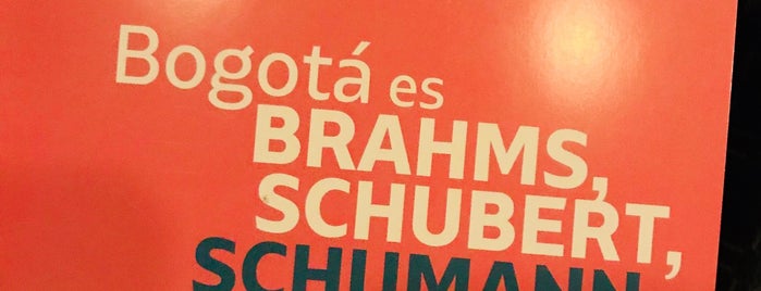 Centro Cultural Biblioteca Pública Julio Mario Santo Domingo is one of Bogotá Cultura y Entretenimiento.