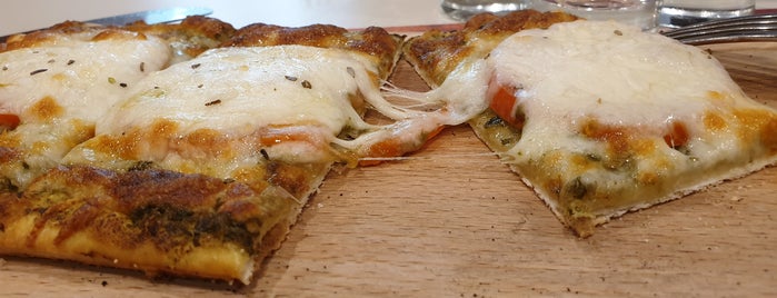 L'italiano's - Chicago Pizzeria & Italian Ristorante is one of Al Ain Food.