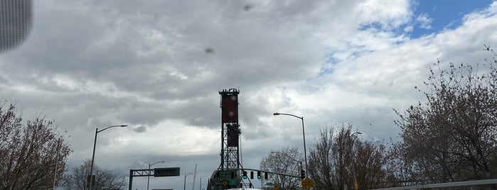 Hawthorne Bridge is one of Keep Portland Weird.