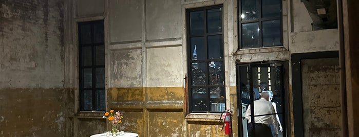 Greenpoint Loft is one of NY-LA event spaces.