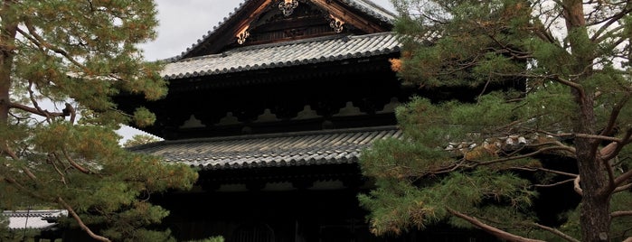 Daitoku-ji Temple is one of Kansai Trip.