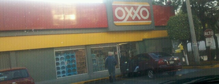 OXXO is one of Locais curtidos por Francisco.