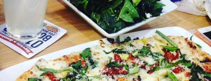 Boston's The Gourmet Pizza is one of Posti che sono piaciuti a AlessaNdra.