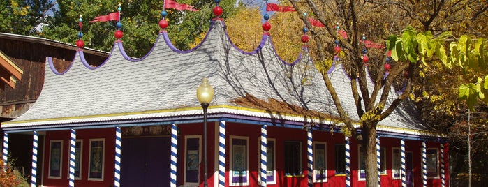 Don Ogden's Miniature Circus / Toy & Doll Museum is one of Pioneer Village.