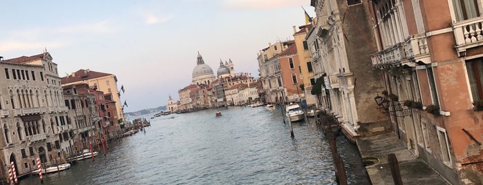 Canal Grande is one of Venedig.