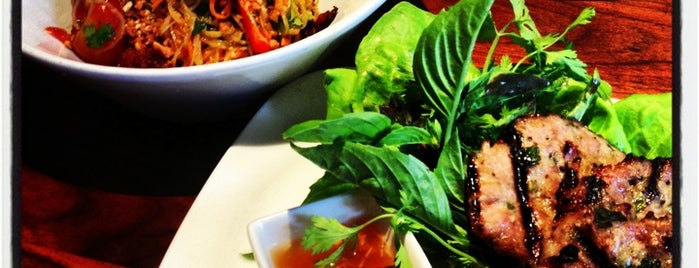 Malai Thai Vietnamese Kitchen & Bar is one of Locais salvos de Liz.